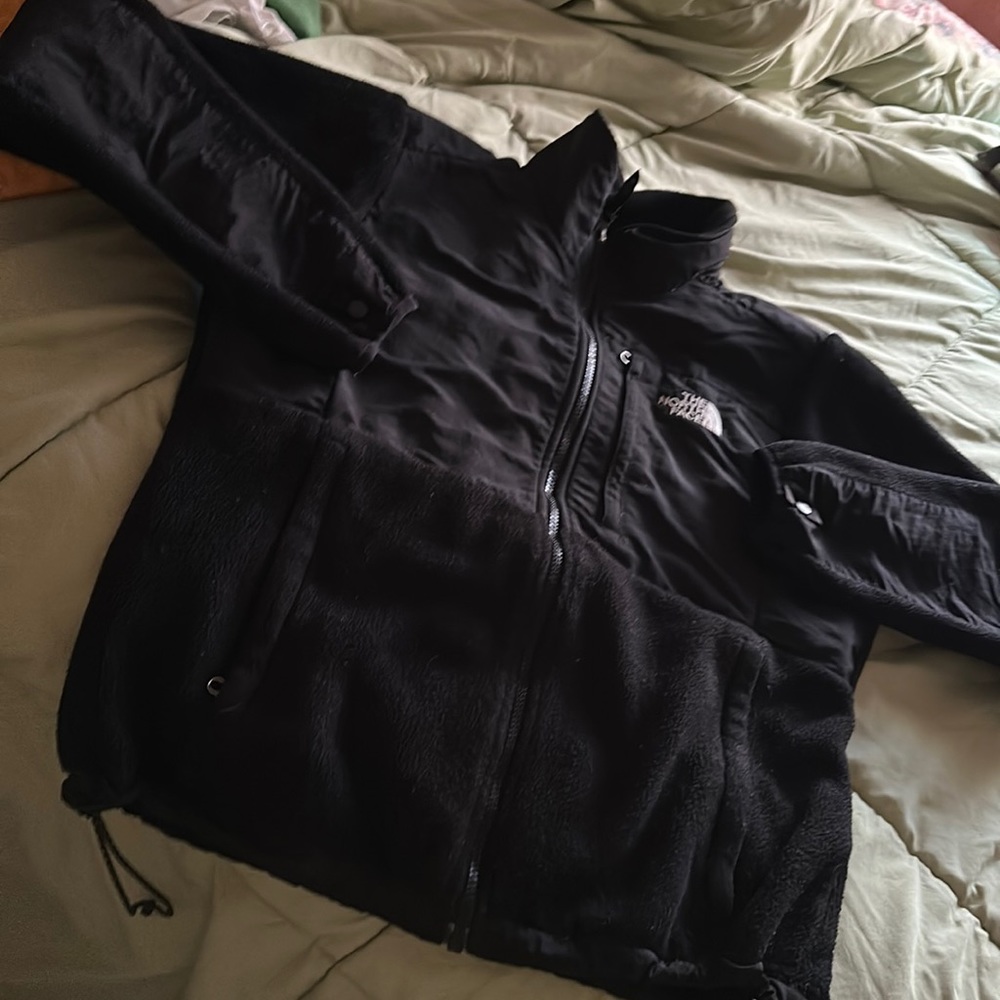 black north face women’s medium 🪻🍇🍓🩵